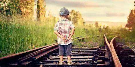 儿童多动症发病的年龄在哪个阶段